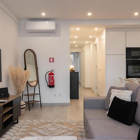 Stylish Apartment W/ River View By Lovelystay Oeiras Buitenkant foto