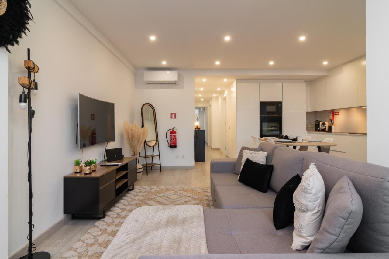 Stylish Apartment W/ River View By Lovelystay Oeiras Buitenkant foto