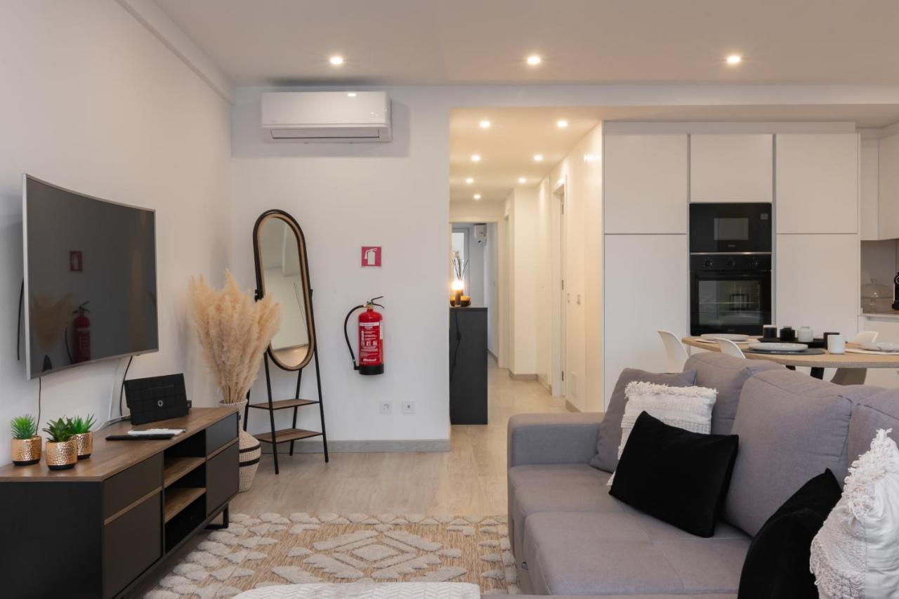 Stylish Apartment W/ River View By Lovelystay Oeiras Buitenkant foto