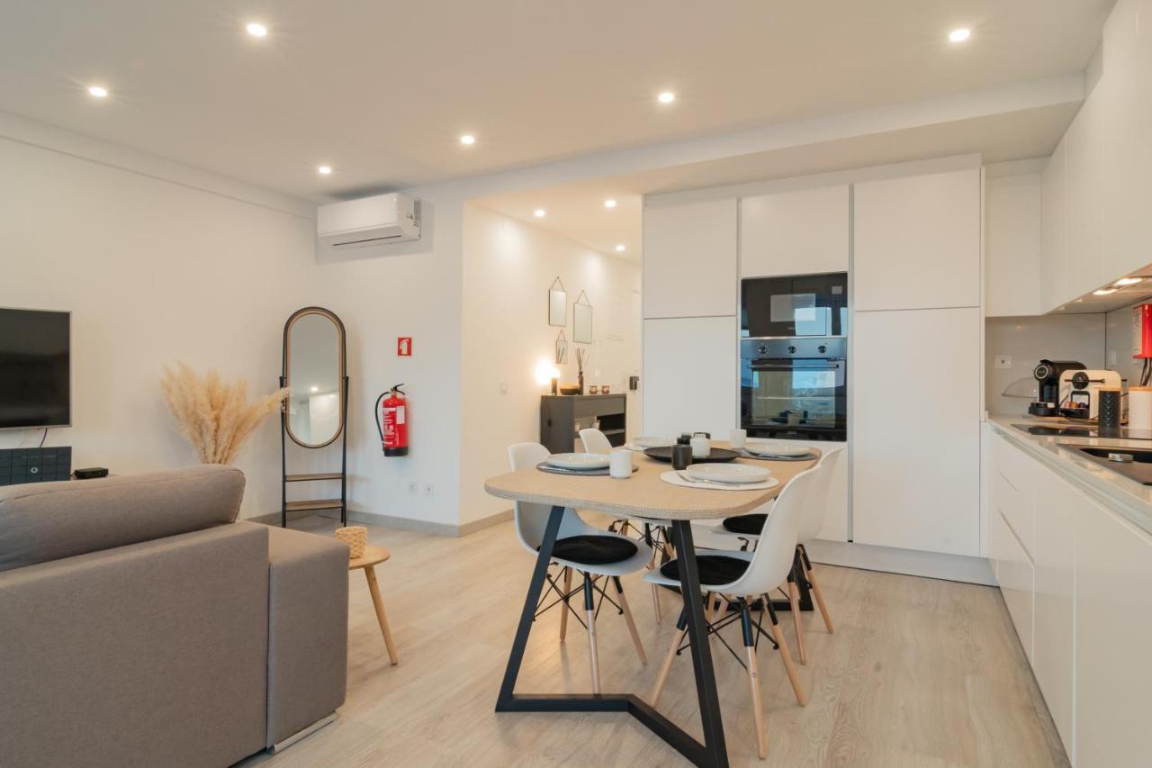 Stylish Apartment W/ River View By Lovelystay Oeiras Buitenkant foto