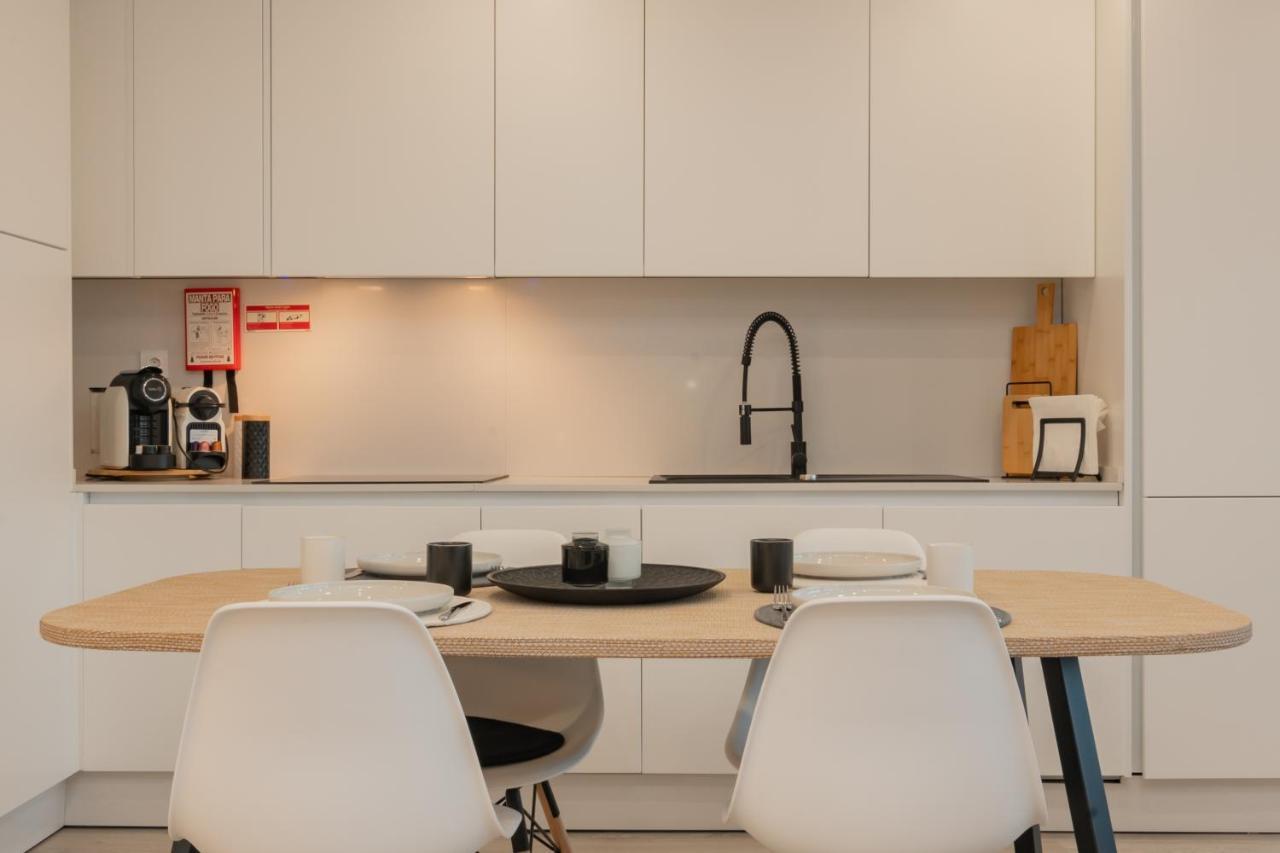 Stylish Apartment W/ River View By Lovelystay Oeiras Buitenkant foto