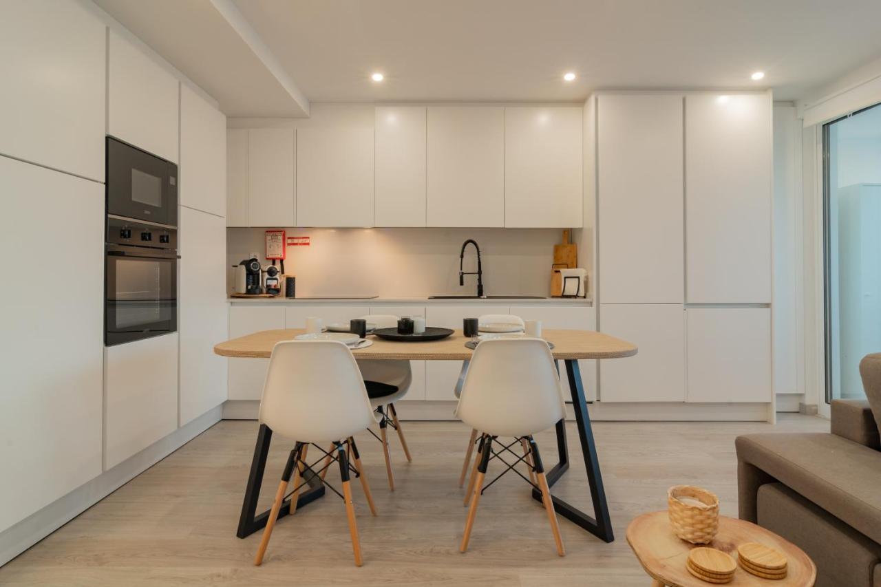 Stylish Apartment W/ River View By Lovelystay Oeiras Buitenkant foto