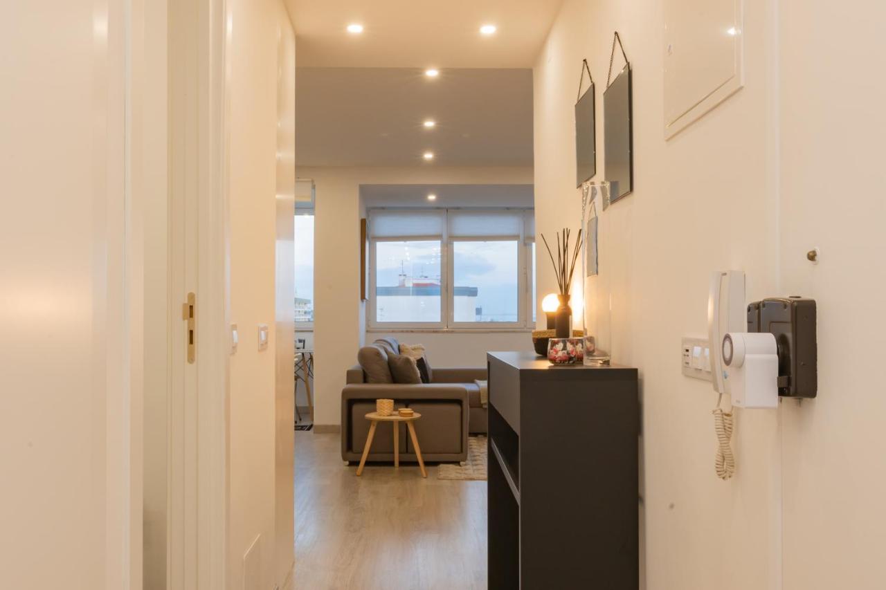 Stylish Apartment W/ River View By Lovelystay Oeiras Buitenkant foto